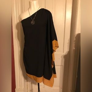 One Length shoulder EUNISHOP cocktail dress. Size: M
